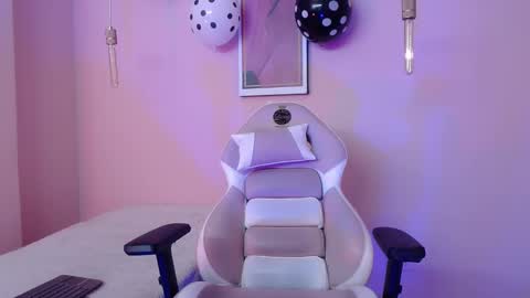 alice_in_hornyland_ online show from 10.06.25