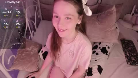 Snapshot of alice_kinky_girl chatting on 11.12.25 Alice online show from 11.12.25