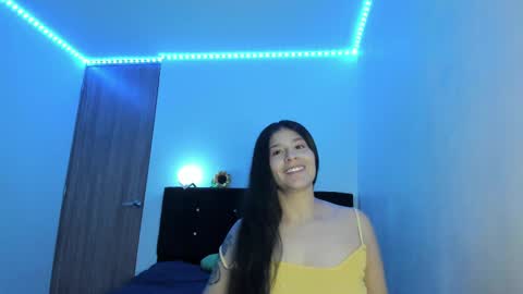 Snapshot of alice_martinez_ chatting on 02.19.25 alice and amber online show from 02.19.25