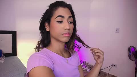 Snapshot of alice_massiel chatting on 12.11.24 online show from 12.11.24