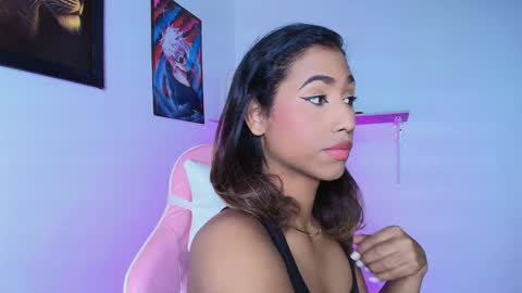 Snapshot of alice_massiel chatting on 01.04.25 online show from 01.04.25