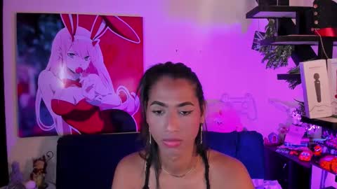 Snapshot of alice_massiel chatting on 11.22.25 online show from 11.22.25