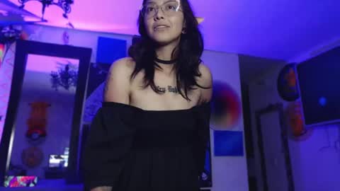 Snapshot of alice_phantom chatting on 01.23.25      online show from 01.23.25