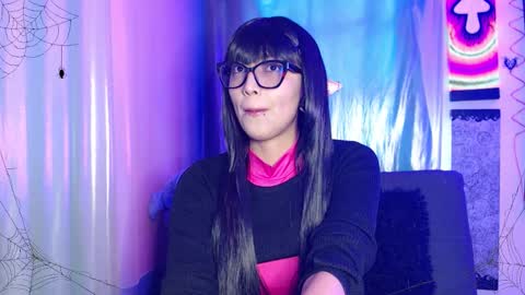 Snapshot of alice_phantom chatting on 10.05.25      online show from 10.05.25
