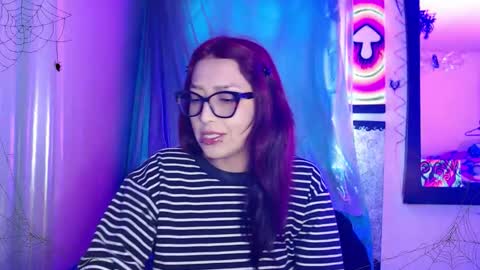 Snapshot of alice_phantom chatting on 10.07.25      online show from 10.07.25