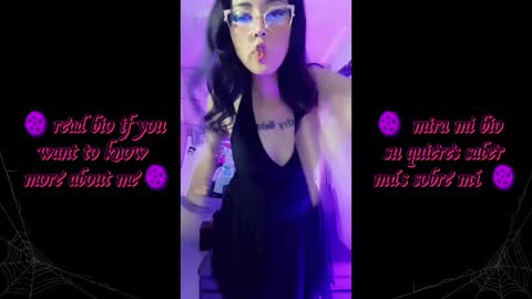 Snapshot of alice_phantom chatting on 10.25.25      online show from 10.25.25