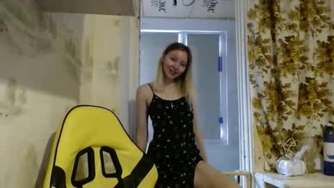 Snapshot of alice_smiles chatting on 04.04.26 Alice smiles online show from 04.04.26