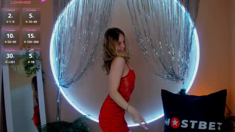 Snapshot of alice_tucci chatting on 12.27.24 Alice online show from 12.27.24