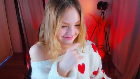 Snapshot of alice_tucci chatting on 01.29.25 Alice online show from 01.29.25