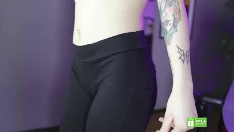 alice_wolfe_ online show from 04.15.26