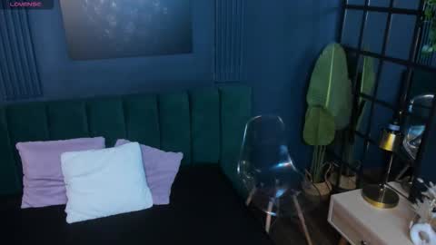 Snapshot of aliceandsia chatting on 09.22.25 Alice and Asia online show from 09.22.25