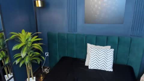 Snapshot of aliceandsia chatting on 10.30.25 Alice and Asia online show from 10.30.25