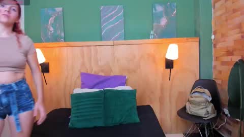 Snapshot of aliceandsia chatting on 01.10.26 Alice and Asia online show from 01.10.26