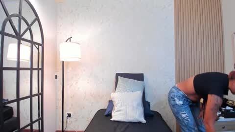 Snapshot of aliceandsia chatting on 01.12.26 Alice and Asia online show from 01.12.26