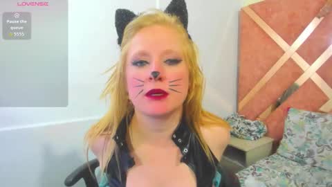 alicecat01 online show from 11.30.25