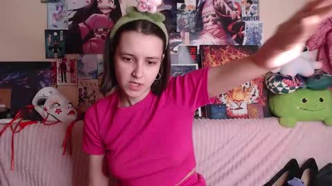 Snapshot of alicechio chatting on 11.08.25 alice online show from 11.08.25