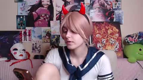 Snapshot of alicechio chatting on 12.02.25 alice online show from 12.02.25