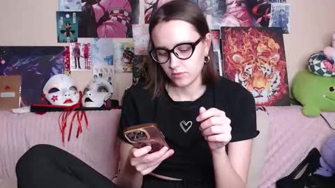 Snapshot of alicechio chatting on 12.15.25 alice online show from 12.15.25