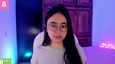 Snapshot of alicee_2 chatting on 09.24.25 Aliceee .. 97YP9VWGZHrefnav wishlist lists 1 online show from 09.24.25