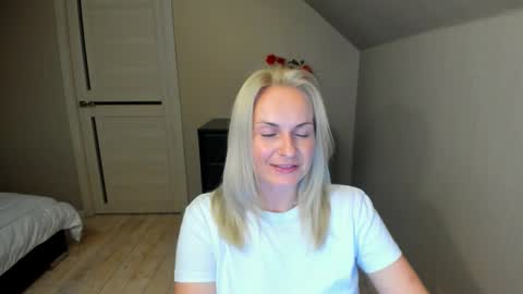 Alicee online show from 10.04.25