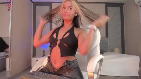 Snapshot of alicee_clark_ chatting on 02.28.26 alicee_clark_ online show from 02.28.26