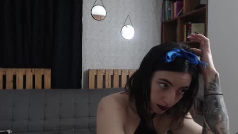 alicee_logan_ online show from 02.21.25