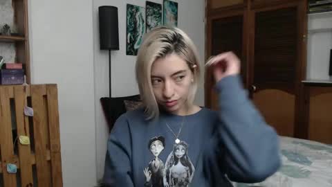 alicee_logan_ online show from 04.19.26