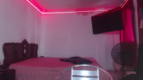 aliceesmiths online show from 12.15.24