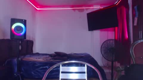 aliceesmiths online show from 12.29.24