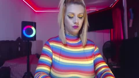 aliceesmiths online show from 02.07.25