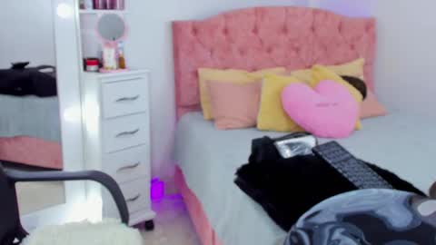 Snapshot of alicekiing_ chatting on 02.12.25 ALICEKIING online show from 02.12.25