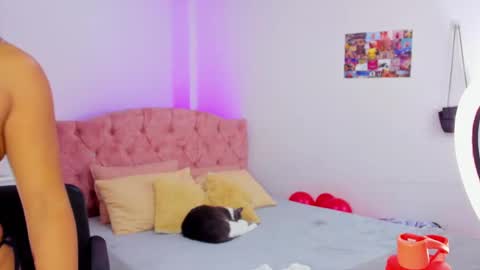 Snapshot of alicekiing_ chatting on 03.05.25 ALICEKIING online show from 03.05.25