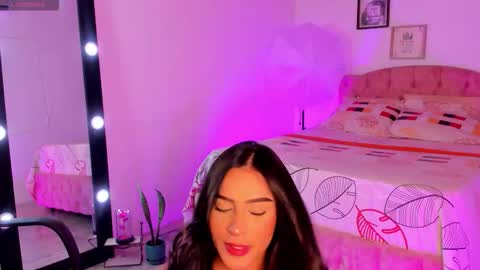 Snapshot of alicekiing_ chatting on 09.26.25 ALICEKIING online show from 09.26.25