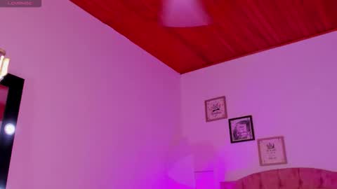 Snapshot of alicekiing_ chatting on 09.30.25 ALICEKIING online show from 09.30.25