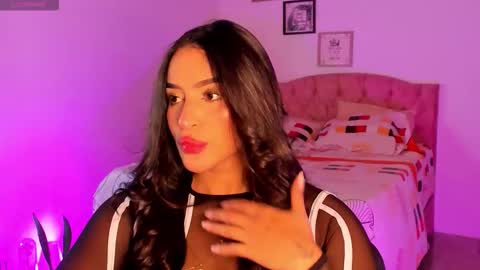 Snapshot of alicekiing_ chatting on 10.04.25 ALICEKIING online show from 10.04.25