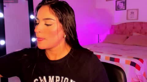 Snapshot of alicekiing_ chatting on 10.20.25 ALICEKIING online show from 10.20.25