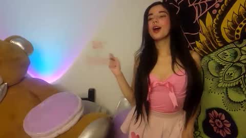 Alicekingdom online show from 11.23.25