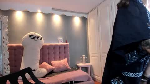 Snapshot of alicelee_ chatting on 02.18.26 Alice online show from 02.18.26