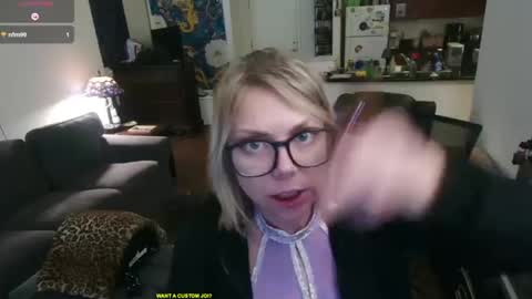 Snapshot of aliceliddell710 chatting on 09.11.25 Alice Liddell online show from 09.11.25