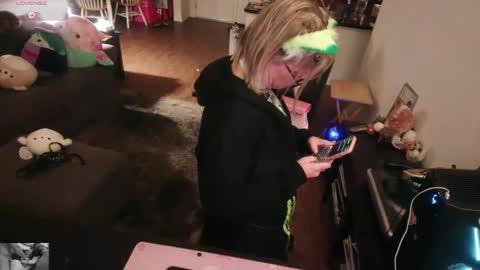 Snapshot of aliceliddell710 chatting on 09.19.25 Alice Liddell online show from 09.19.25