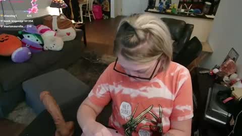 Snapshot of aliceliddell710 chatting on 10.01.25 Alice Liddell online show from 10.01.25