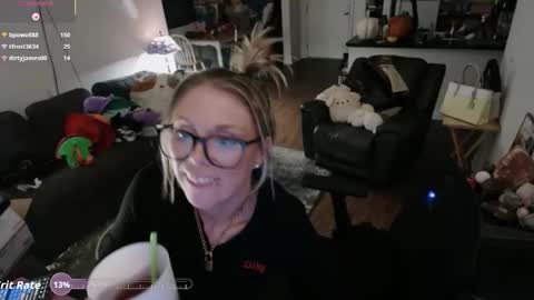 Snapshot of aliceliddell710 chatting on 10.25.25 Alice Liddell online show from 10.25.25