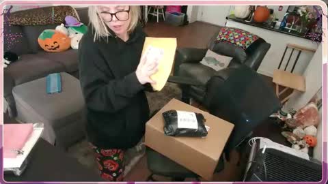 Snapshot of aliceliddell710 chatting on 11.03.25 Alice Liddell online show from 11.03.25