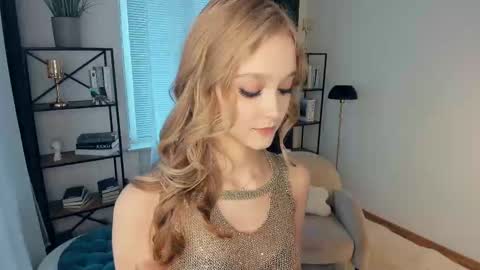 Snapshot of alicemelison chatting on 02.01.26 Serena online show from 02.01.26