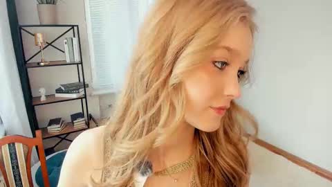 Snapshot of alicemelison chatting on 02.18.26 Serena online show from 02.18.26