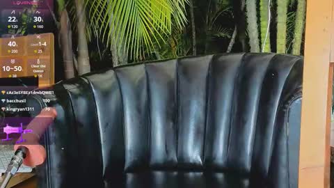 Snapshot of alicemrtnzz chatting on 10.30.25 alicemrtnzz online show from 10.30.25