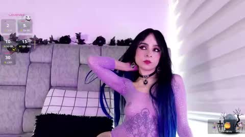 alicenoir_ online show from 10.13.25