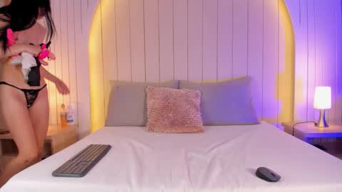 Snapshot of alicesandoval_ chatting on 12.17.25 ALICE online show from 12.17.25