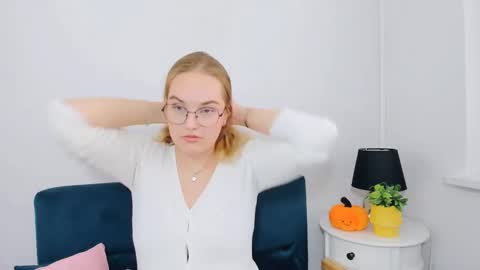 alicesensitive online show from 11.14.25