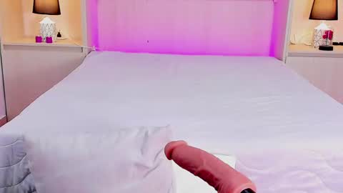 A L I C E  T H U N D E R online show from 02.23.25